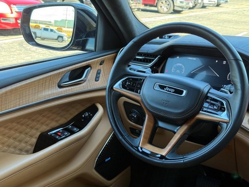 Used 2023 Jeep Grand Cherokee L Summit image 12