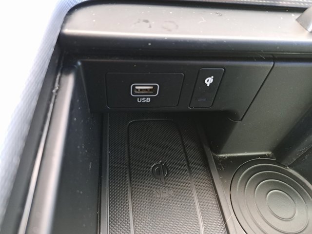 Used 2023 Hyundai Palisade Calligraphy image 14