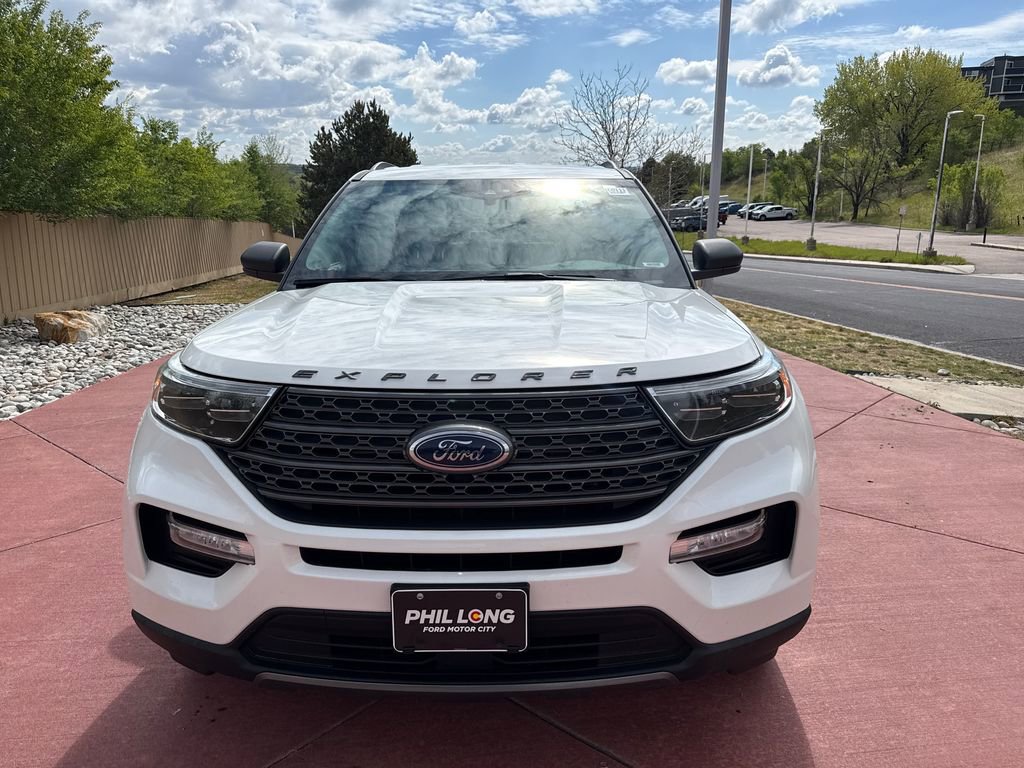 Certified 2021 Ford Explorer XLT w/ Equipment Group 202A AWD/4WD image 3