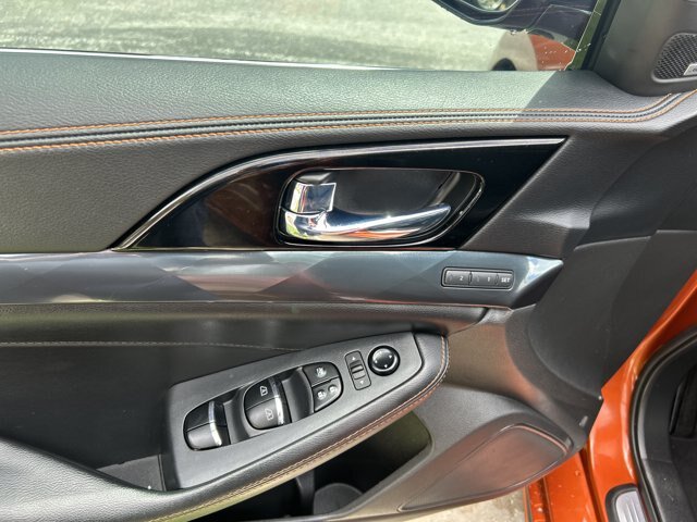 Used 2022 Nissan Maxima SR w/ Sport Mat Group FWD image 10