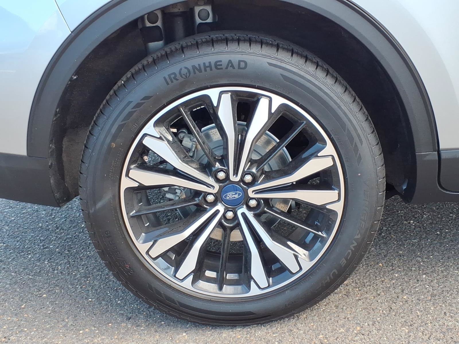 Certified 2022 Ford Escape SEL w/ SEL Stealth AWD Package image 8