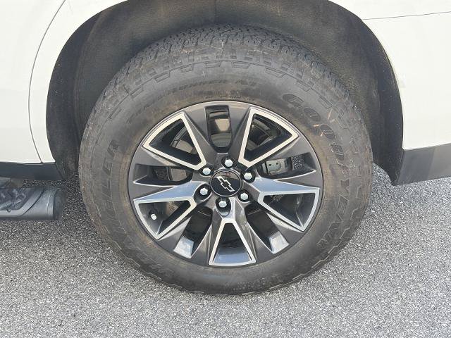 Used 2023 Chevrolet Tahoe Z71 w/ Luxury Package AWD/4WD image 21