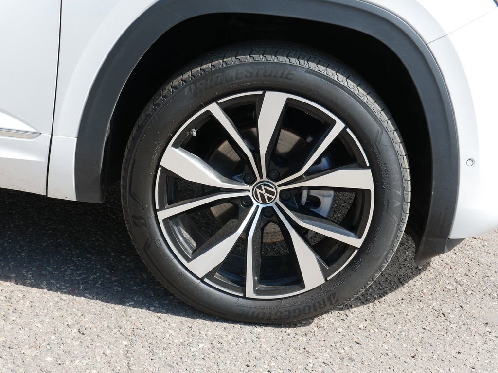Used 2024 Volkswagen Atlas SEL Premium R-Line AWD/4WD image 7