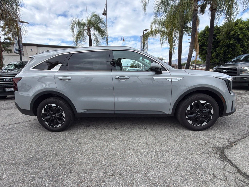 Used 2025 Kia Sorento S w/ Panoramic Sunroof Package FWD image 14