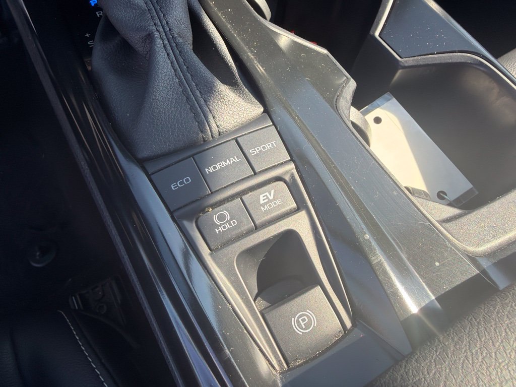 Used 2025 Toyota Camry SE FWD image 25