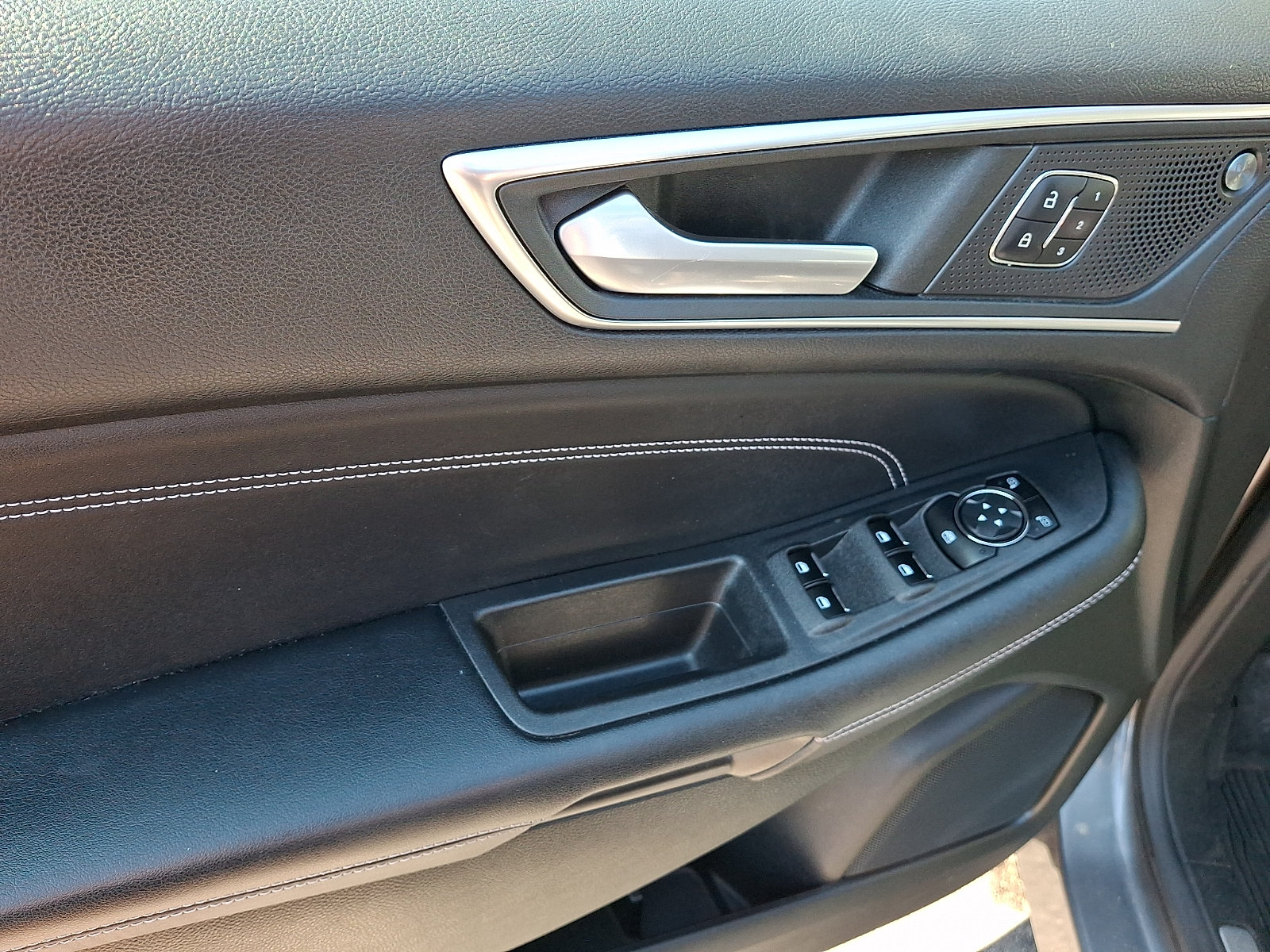 Certified 2022 Ford Edge Titanium AWD/4WD image 13