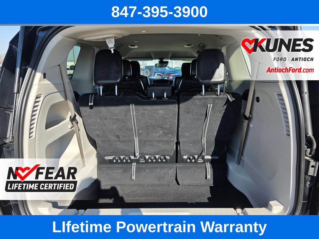 Used 2024 Chrysler Pacifica Touring-L FWD image 35