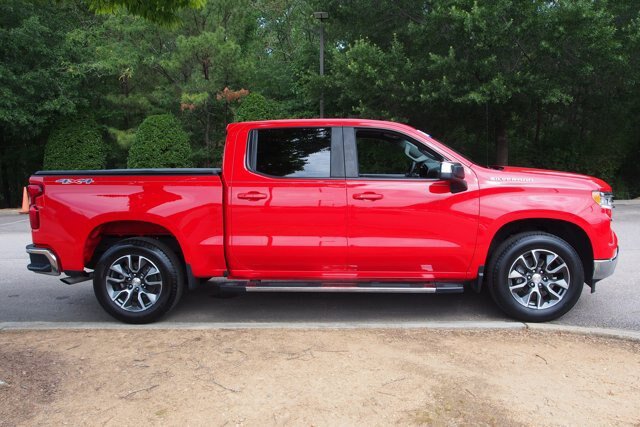 Used 2023 Chevrolet Silverado 1500 LT AWD/4WD image 9