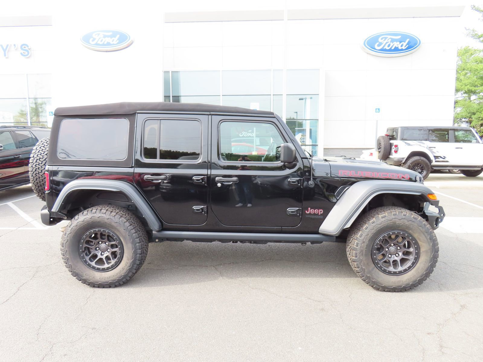Used 2022 Jeep Wrangler Unlimited Rubicon w/ Xtreme Recon 35" Tire Package image 6