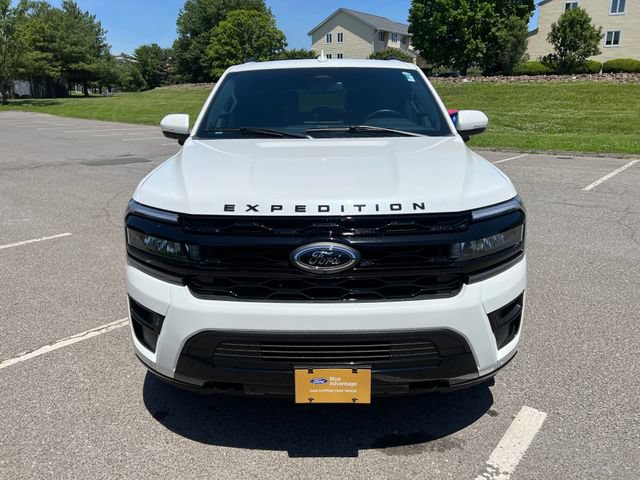 Certified 2023 Ford Expedition Limited AWD/4WD image 3
