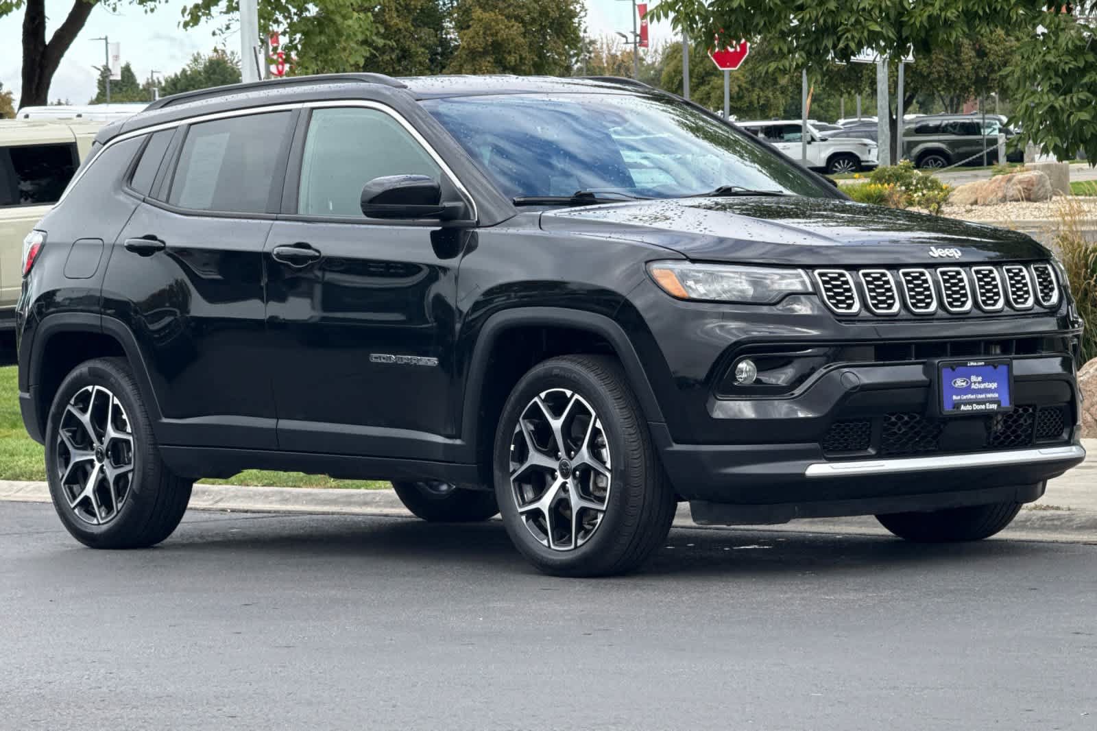 Used 2025 Jeep Compass Limited AWD/4WD image 9