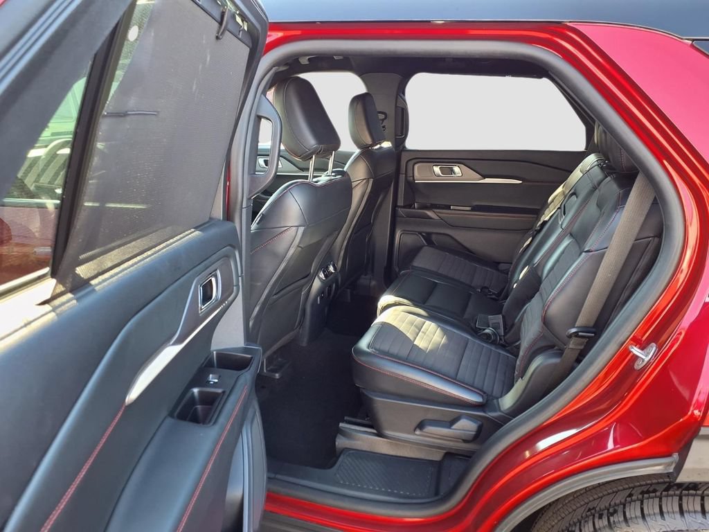 Certified 2025 Ford Explorer ST-Line w/ Premium Package RWD image 32