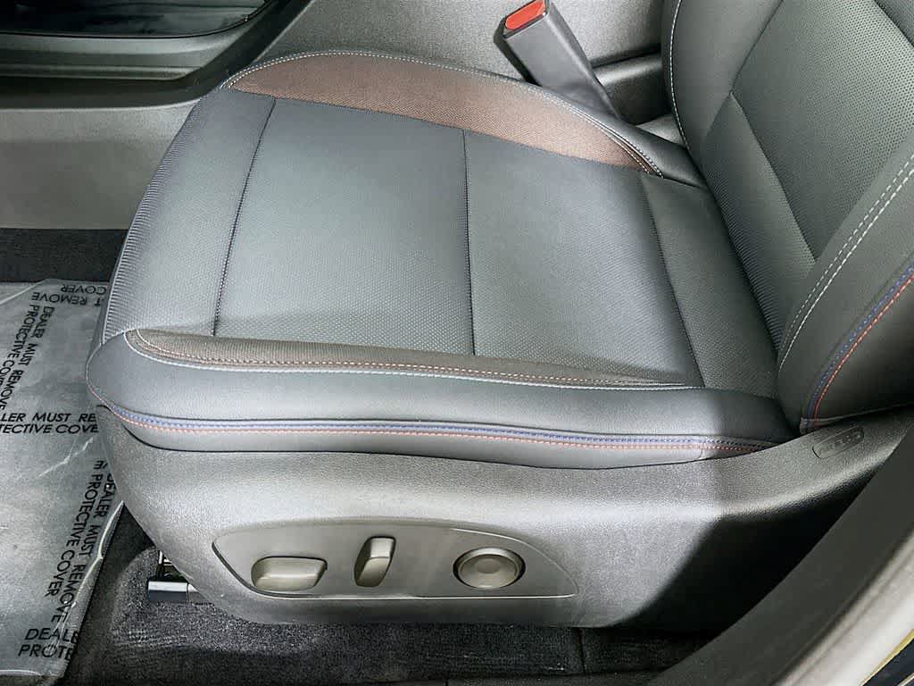 Used 2024 Chevrolet Equinox EV RS FWD image 30