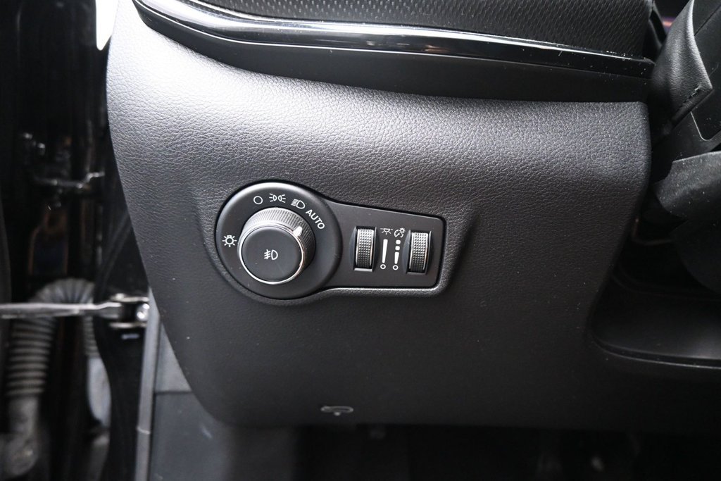 Used 2022 Jeep Compass Trailhawk AWD/4WD image 12