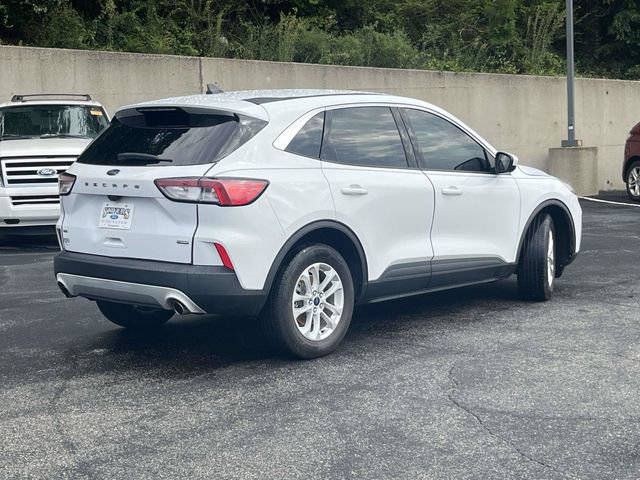 Certified 2021 Ford Escape SE FWD image 3