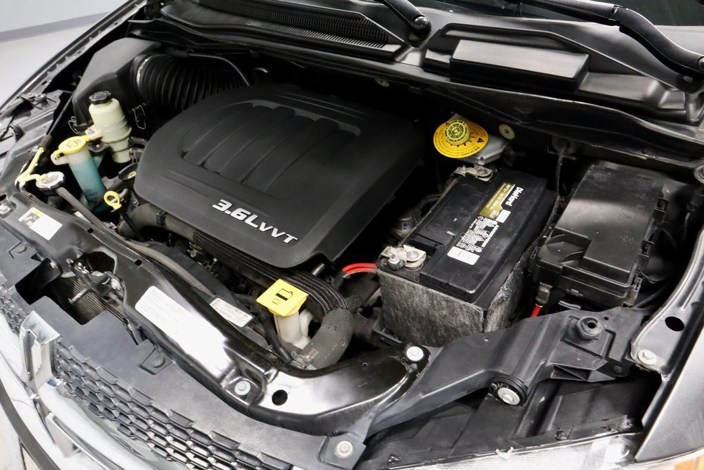 Used 2017 Dodge Grand Caravan SXT image 18