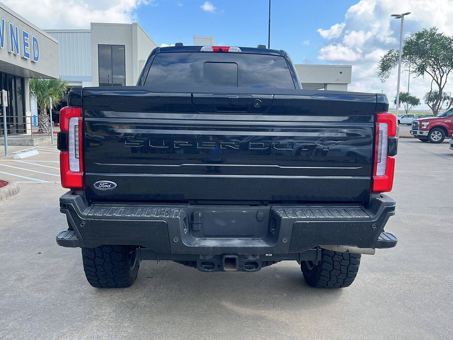 Certified 2025 Ford F250 Platinum w/ Tremor Off-Road Package AWD/4WD image 5