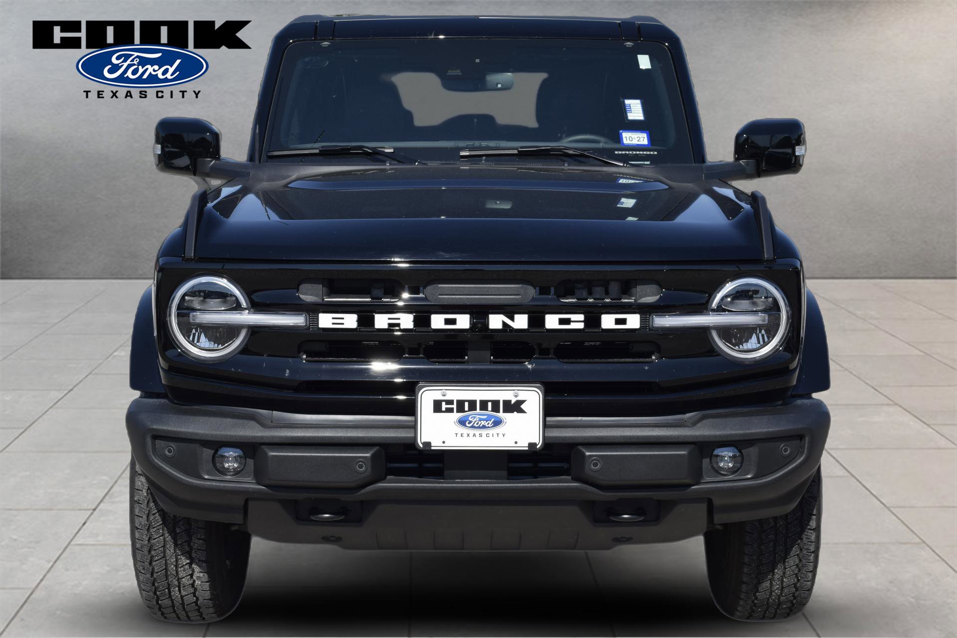 Certified 2025 Ford Bronco Outer Banks AWD/4WD image 2