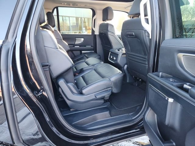 Certified 2025 Ford Expedition Max Platinum image 25