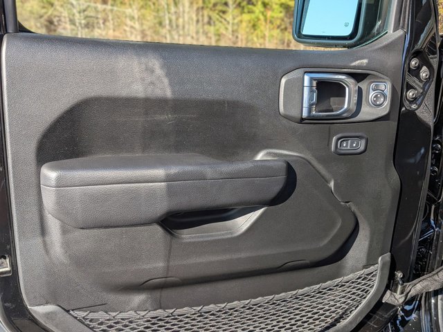 Used 2022 Jeep Gladiator Rubicon w/ Cold Weather Group image 13