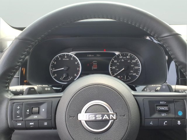 Used 2025 Nissan Pathfinder SV AWD/4WD image 19