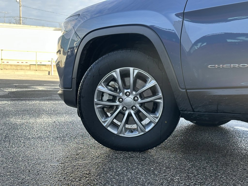 Used 2021 Jeep Cherokee Latitude Plus image 8