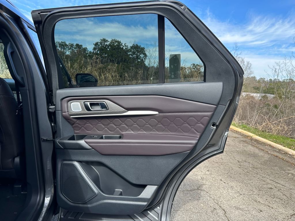 Certified 2026 Ford Explorer Platinum w/ LUX Leather Package AWD/4WD image 34