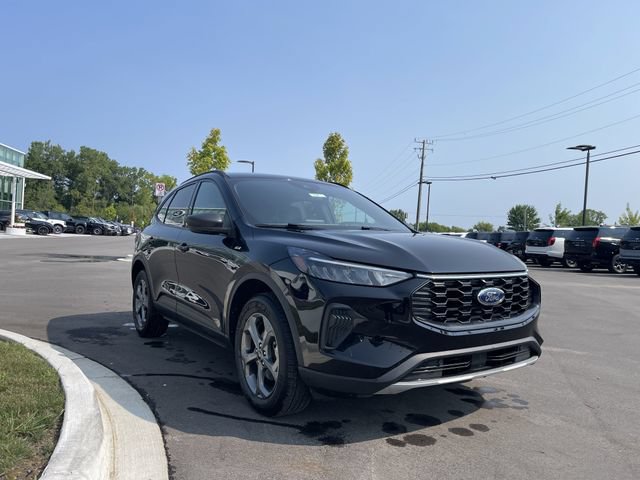 Certified 2025 Ford Escape ST-Line AWD/4WD image 7