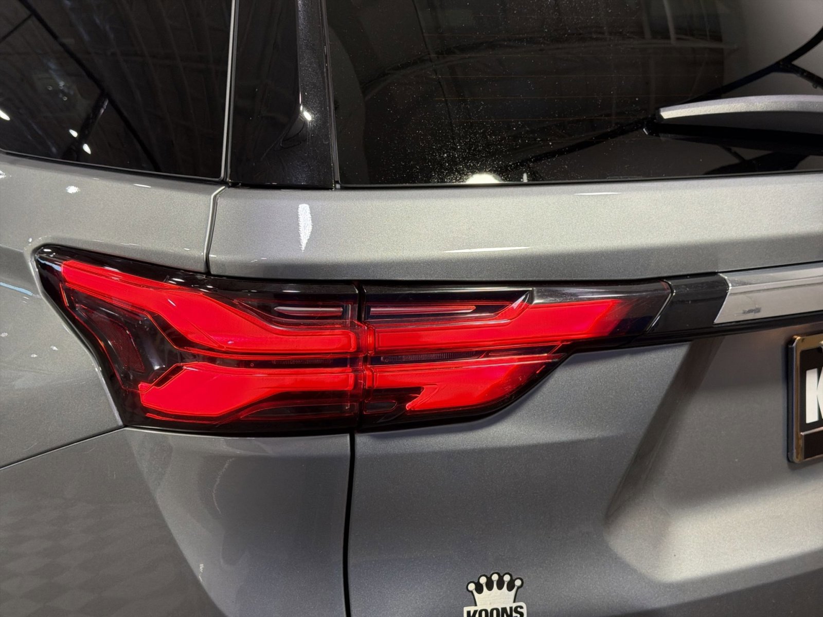 Used 2023 Chevrolet Traverse LT image 18