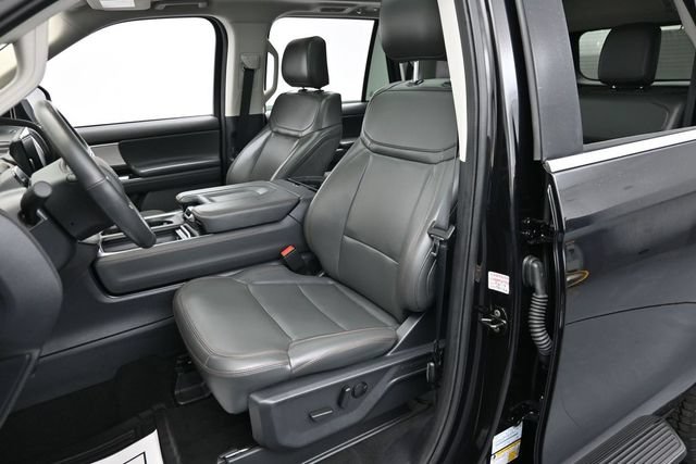 Certified 2025 Ford Expedition Active AWD/4WD image 11