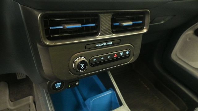 Certified 2025 Ford Maverick XLT w/ Equipment Group 302A AWD/4WD image 16