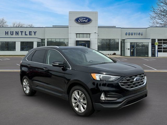 Certified 2022 Ford Edge Titanium AWD/4WD image 2