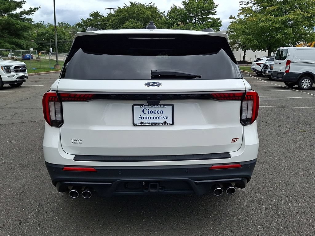Certified 2025 Ford Explorer ST AWD/4WD image 8
