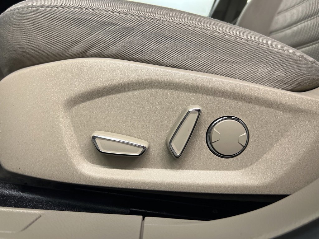 Certified 2018 Ford Fusion SE w/ Fusion SE Technology Package image 27