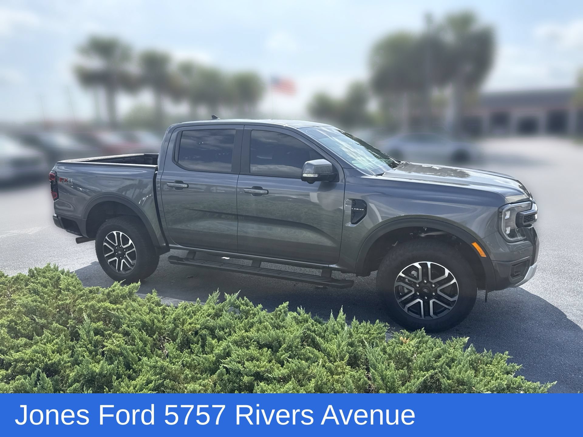 Certified 2025 Ford Ranger Lariat w/ FX4 Off-Road Package AWD/4WD image 3