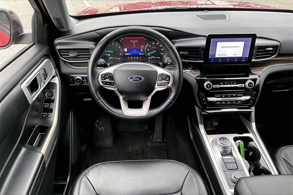 Certified 2022 Ford Explorer Limited w/ Equipment Group 301A image 5