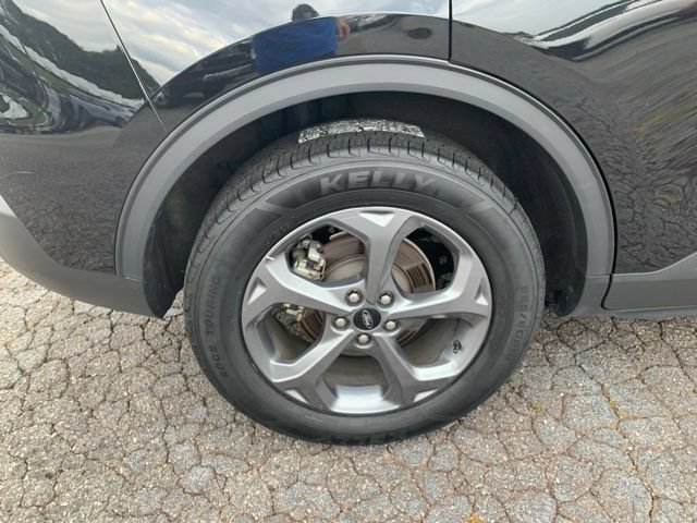 Certified 2025 Ford Escape ST-Line Select AWD/4WD image 37