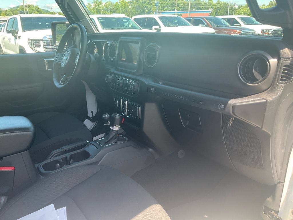 Used 2021 Jeep Wrangler Unlimited Sport AWD/4WD image 11