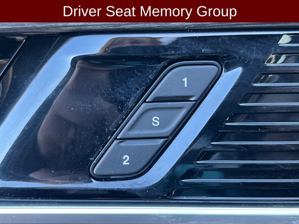 Used 2022 Jeep Wagoneer Series III w/ Flexible Seating Group AWD/4WD image 34
