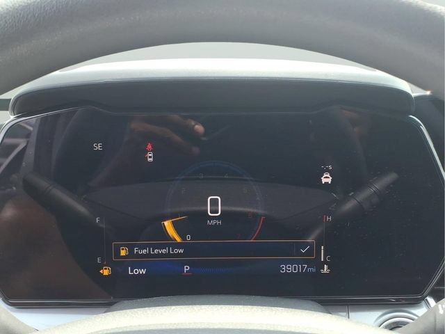 Used 2025 Chevrolet Trax LT FWD image 19