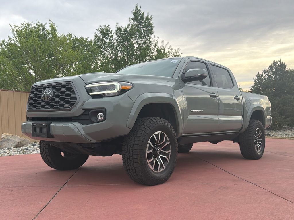 Used 2023 Toyota Tacoma TRD Sport w/ TRD Premium Sport Package AWD/4WD image 3