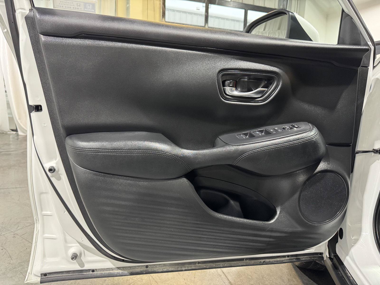 Used 2024 Honda HR-V LX image 16