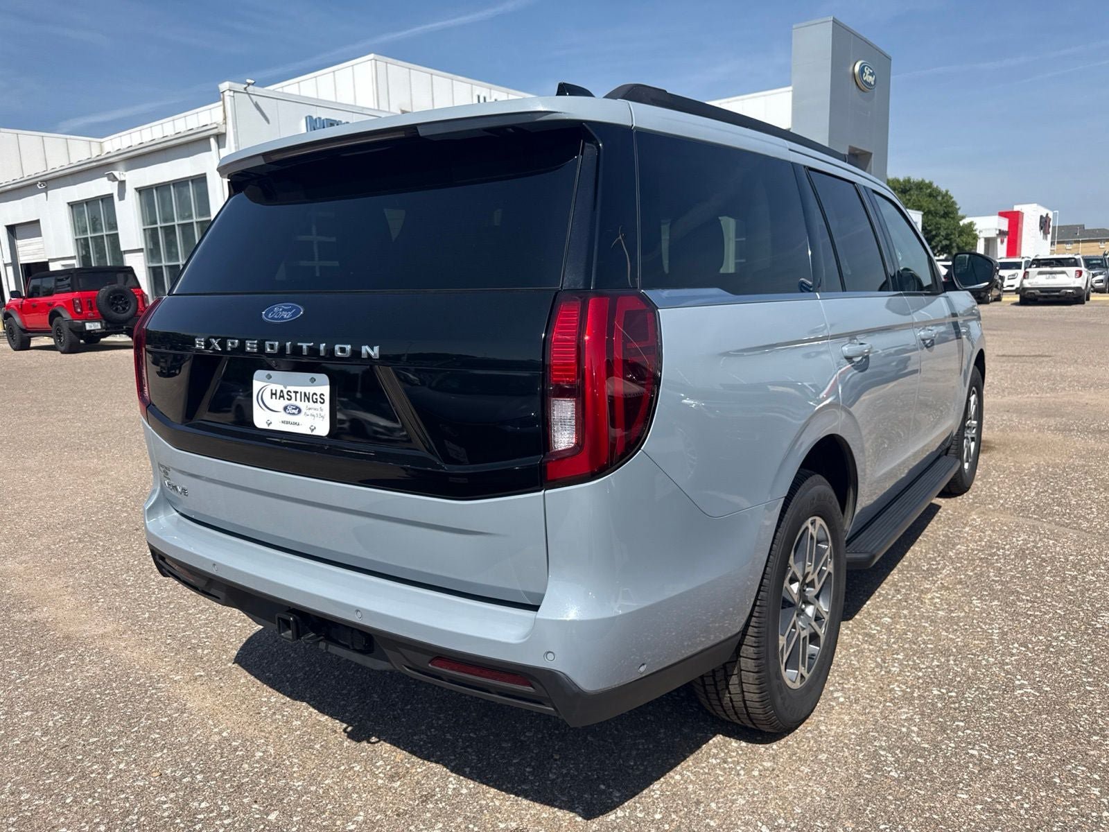 Certified 2025 Ford Expedition Active AWD/4WD image 16