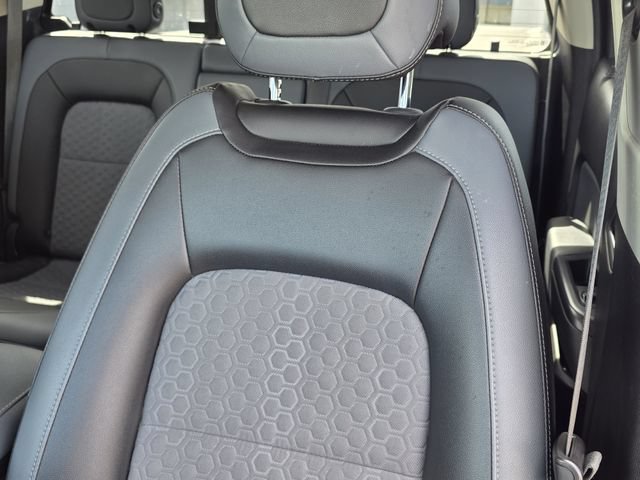 Used 2019 Chevrolet Colorado Z71 AWD/4WD image 14