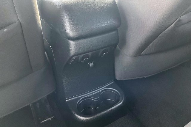 Used 2018 Jeep Wrangler Unlimited Sport w/ Connectivity Group AWD/4WD image 10