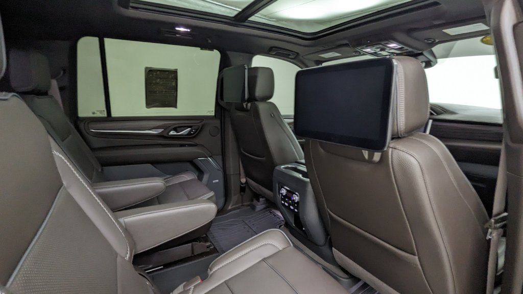 Used 2024 GMC Yukon XL Denali w/ Denali Reserve Package AWD/4WD image 42