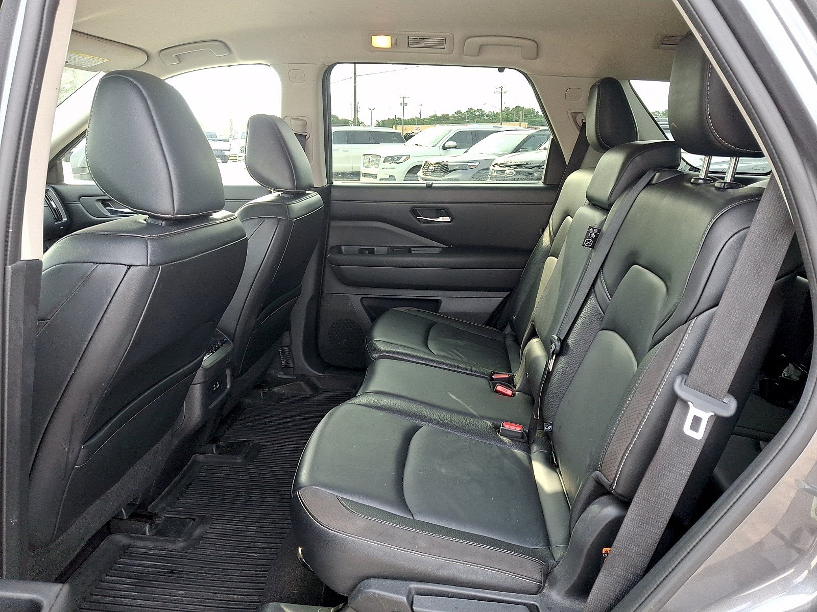 Used 2022 Nissan Pathfinder SL AWD/4WD image 9