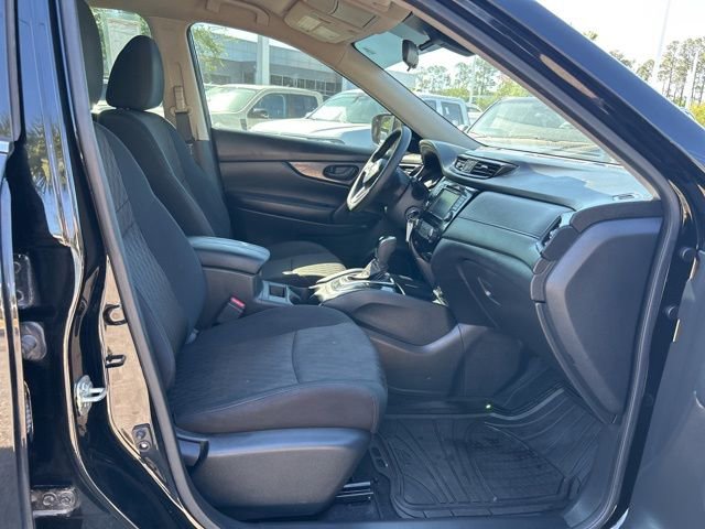 Used 2020 Nissan Rogue S FWD image 17