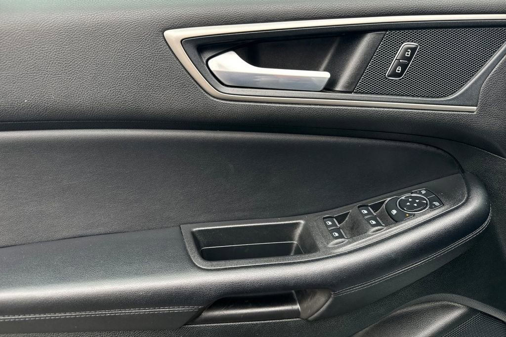 Certified 2023 Ford Edge SEL image 11