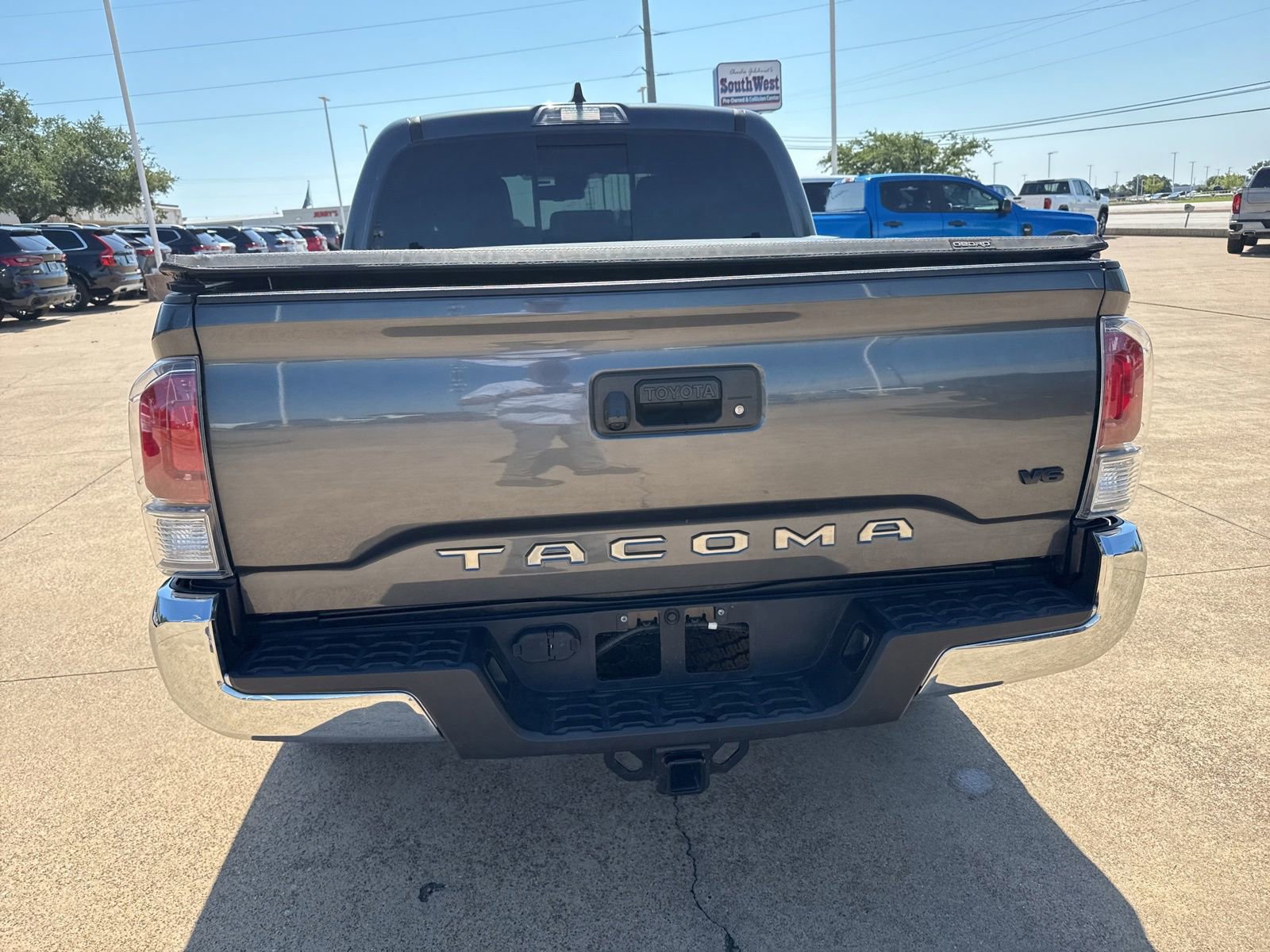 Used 2023 Toyota Tacoma TRD Off-Road AWD/4WD image 6